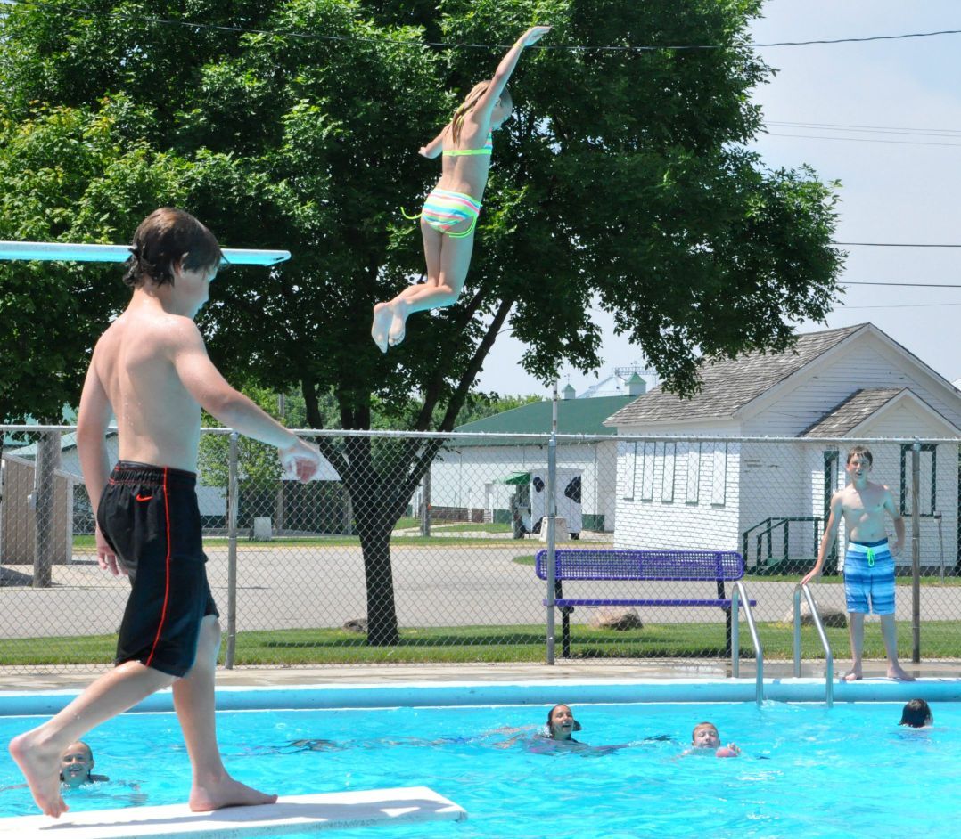 Le Center pool